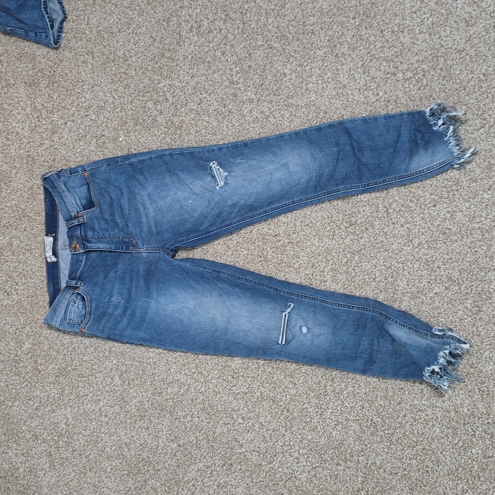 Free people jeans. Nice condition size twenty-seven. Barely worn.